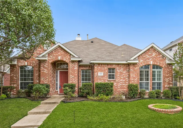 Homes for sale in Allen, TX | 818 Water Oak Dr, Allen, TX 75002 | MLS# 21299042