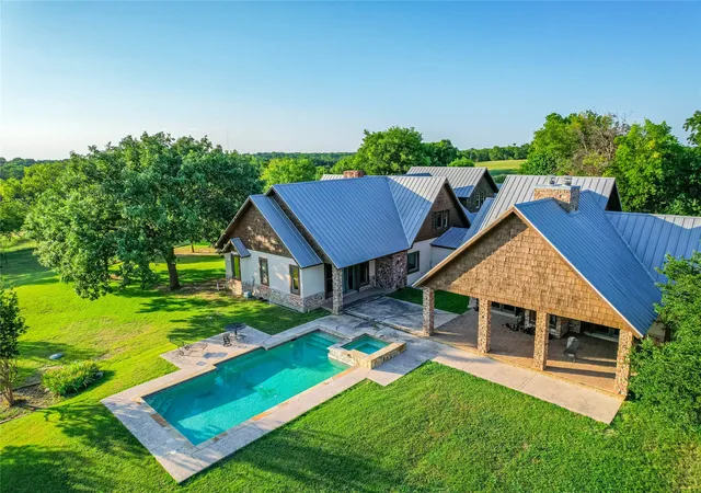 Photo 3 of House for sale at 1922 A Bethel Cannon Rd, Whitewright, TX 75491 | MLS# 21310701 | Listing updated on 2026-07-10