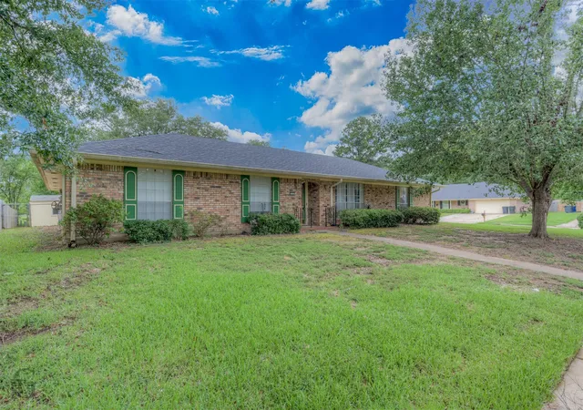 Photo 1 of Single family home for sale at 3331 Chaumont Cir, Shreveport, LA 71118 | MLS# 21311568 | Listing updated on 2026-08-26