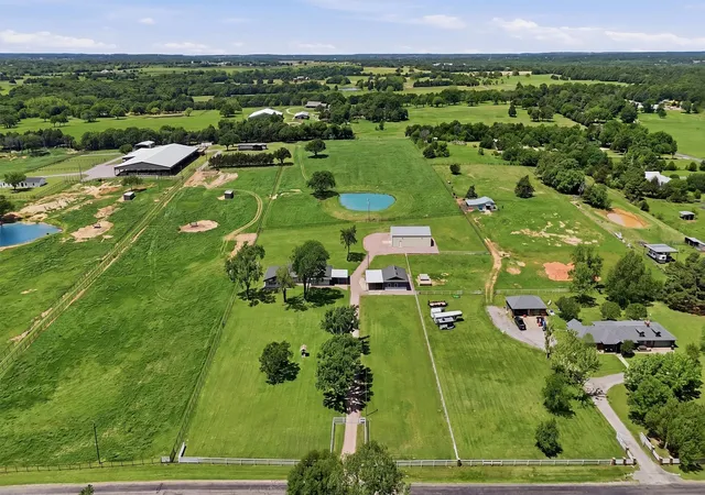 Photo 2 of Single family home for sale at 1861 1 Roland Rd, Whitesboro, TX 76273 | MLS# 21309664 | Listing updated on 2026-08-27
