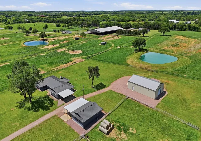 Photo 3 of Single family home for sale at 1861-1 Roland Rd, Whitesboro, TX 76273 | MLS# 21309664 | Listing updated on 2026-10-04