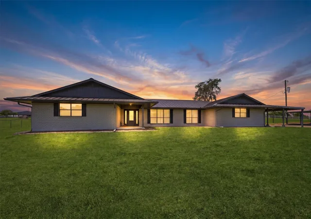 Photo 4 of Single family home for sale at 1861-1 Roland Rd, Whitesboro, TX 76273 | MLS# 21309664 | Listing updated on 2026-10-04