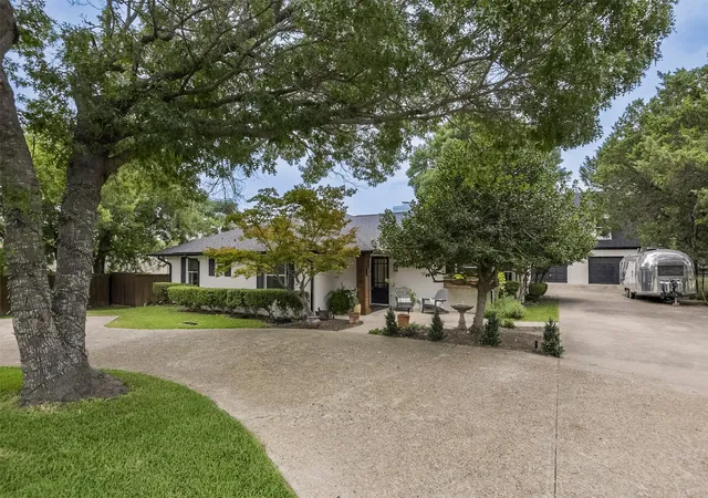 Photo 1 of Single family home for sale at 510 N Clark Rd, Duncanville, TX 75116 | MLS# 21310268 | Listing updated on 2026-08-29