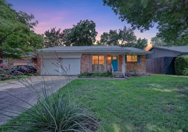 Homes for sale in Garland, TX | 1113 Bandera Ln, Garland, TX 75040 | MLS# 21311268