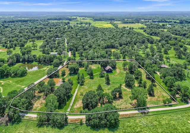 Photo 2 of Single family home for sale at 757 Private Road 192, Denison, TX 75021 | MLS# 21301334 | Listing updated on 2026-10-03