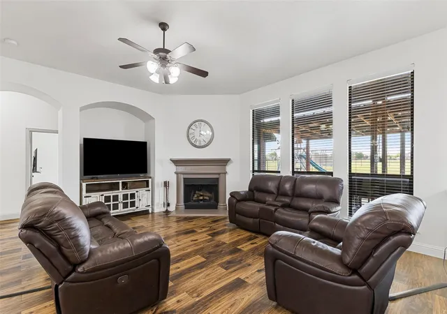 Photo 4 of Sale Pending at 254 Mckinley Ln, Royse City, TX 75189 | MLS# 21311539 | Listing updated on 2026-08-31