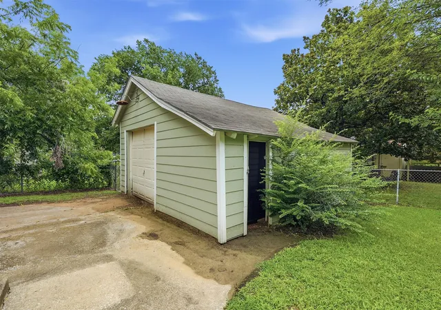 Homes for sale in Denison, TX | 408 S Tone Ave, Denison, TX 75020 | MLS# 21310744