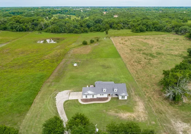 Homes for sale in Van Alstyne, TX | 336 Hugh Orr Rd, Van Alstyne, TX 75495 | MLS# 21311549
