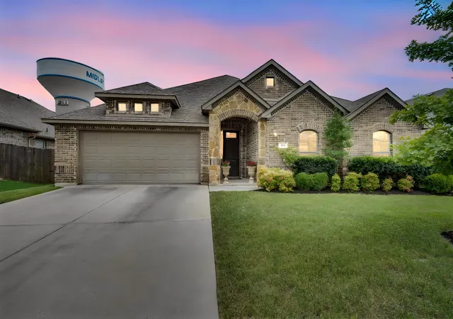 Photo 1 of Single family home for sale at 3226 Paisley Dr, Midlothian, TX 76065 | MLS# 21310896 | Listing updated on 2026-07-10