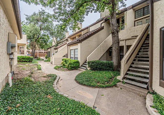 Listing Photo 5 - Condo for sale in building located at 5590 Spring Vly Rd, Dallas, TX 75254 - Unit #C205