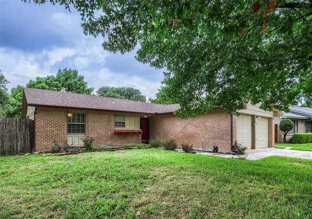 Photo 2 of Single family home for sale at 8631 Charing Cross Ln, Dallas, TX 75238 | MLS# 21178844 | Listing updated on 2026-08-28