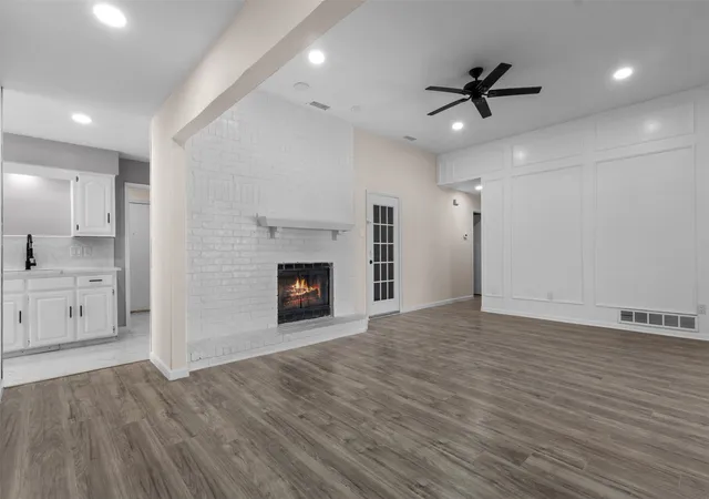 Photo 3 of Single family home for sale at 149 Lassetter Dr, Red Oak, TX 75154 | MLS# 21311715 | Listing updated on 2026-08-27