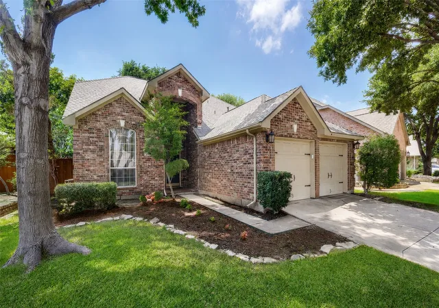 Photo 2 of Single family home for sale at 2905 Furlong Dr W, Flower Mound, TX 75022 | MLS# 21310042 | Listing updated on 2026-08-22