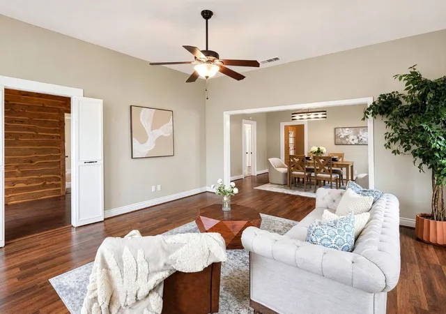 Photo 1 of Single family home for sale at 620 S Crockett St, Sherman, TX 75090 | MLS# 21299554 | Listing updated on 2026-09-17