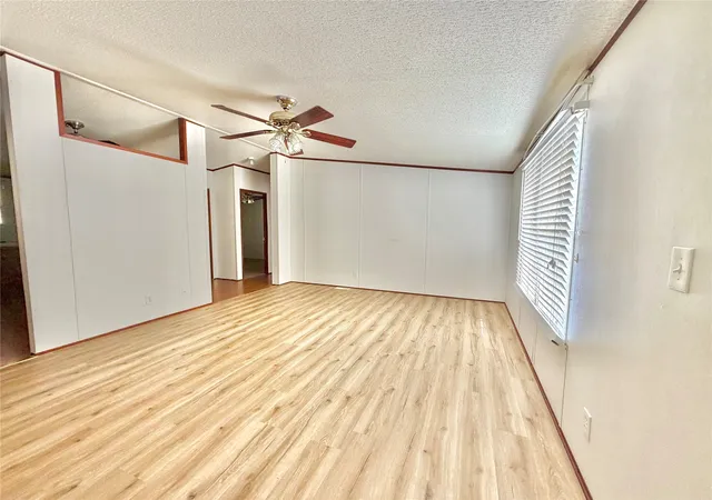Photo 3 of Sale Pending at 2022 Parrish St, Waco, TX 76705 | MLS# 21311706 | Listing updated on 2026-09-30