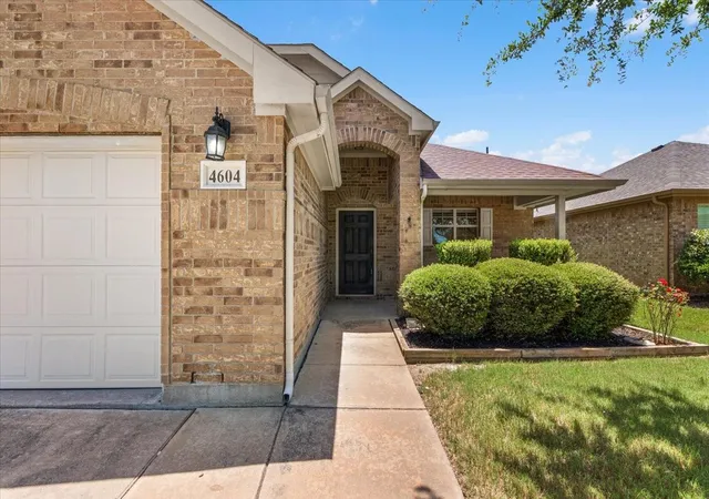 Photo 3 of Sale Pending at 4604 Fern Valley Dr, Fort Worth, TX 76244 | MLS# 21311764 | Listing updated on 2026-08-18