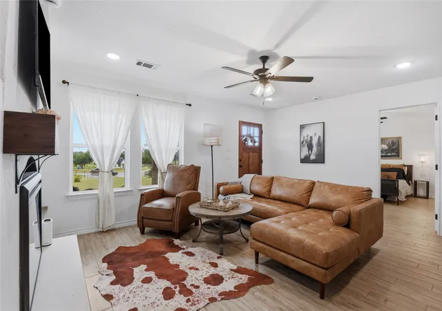 Homes for sale in Springtown, TX | 1057 Hereford Dr, Springtown, TX 76082 | MLS# 21311763