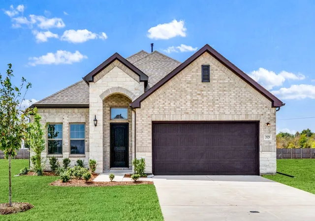 Single family home for sale at 2929 Goldeneye, Greenville, TX 75402 | MLS# 21311762