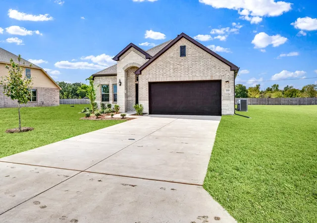 Photo 3 of Single family home for sale at 2929 Goldeneye, Greenville, TX 75402 | MLS# 21311762 | Listing updated on 2026-10-08