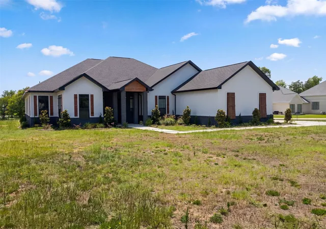 Photo 1 of Single family home for sale at 101 Windward Ct, Farmerville, LA 71241 | MLS# 21311414 | Listing updated on 2026-10-01