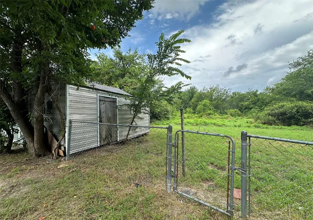 Homes for sale in Mexia, TX | 509 N Ross Ave, Mexia, TX 76667 | MLS# 21310232