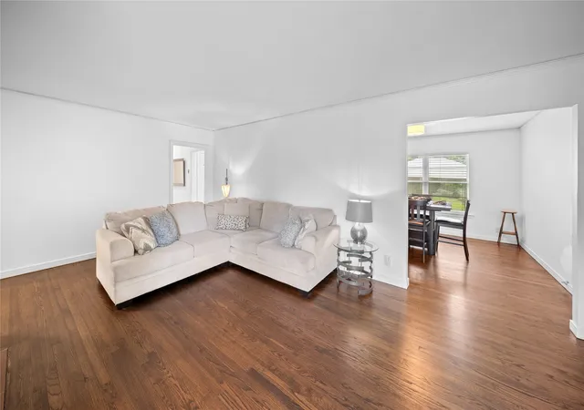 Photo 3 of Single family home for sale at 2717 Crestview St, Tyler, TX 75701 | MLS# 21311480 | Listing updated on 2026-09-21