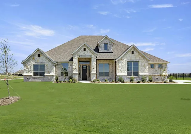 Photo 2 of Sale Pending at 313 Hollingsworth Ln, Glenn Heights, TX 75154 | MLS# 21311841 | Listing updated on 2026-08-21