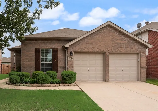 Photo 2 of Single family home for sale at 1234 Mallard Crk, Aubrey, TX 76227 | MLS# 21311871 | Listing updated on 2026-10-01
