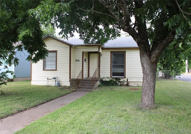 Homes for sale in Waco, TX | 2732 N 23rd St, Waco, TX 76708 | MLS# 21311870
