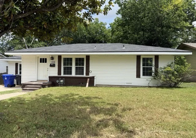 Photo 1 of Single family home for sale at 2208 Joey Dr, Waco, TX 76711 | MLS# 21305499 | Listing updated on 2026-07-09