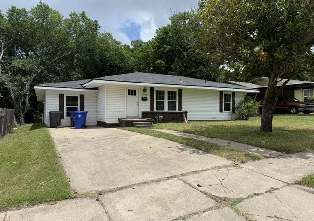 Photo 3 of Single family home for sale at 2208 Joey Dr, Waco, TX 76711 | MLS# 21305499 | Listing updated on 2026-07-09