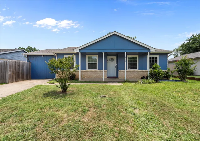 Photo 1 of Sale Pending at 7036 Sandybrook Dr, Fort Worth, TX 76120 | MLS# 21282774 | Listing updated on 2026-07-19