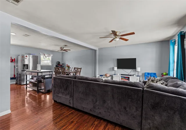 Photo 4 of Sale Pending at 7036 Sandybrook Dr, Fort Worth, TX 76120 | MLS# 21282774 | Listing updated on 2026-07-19