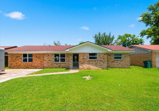 1st image of 213 Virginia Dr, Waco, TX 76705 | MLS# 21311738