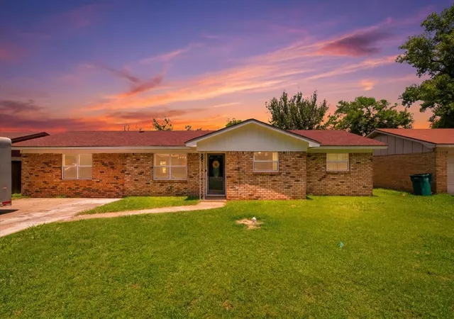 2nd image of 213 Virginia Dr, Waco, TX 76705 | MLS# 21311738
