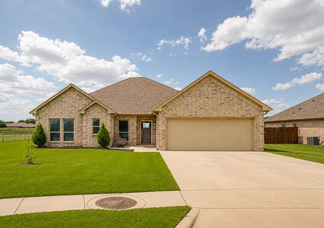 Homes for sale in Lindsay, TX | 505 N Neu Dr, Lindsay, TX 76250 | MLS# 21308343