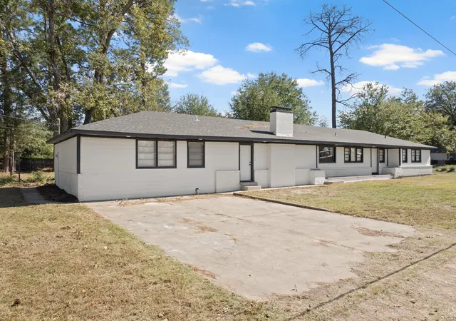 Homes for sale in Winnsboro, TX | 700 W Broadway St, Winnsboro, TX 75494 | MLS# 21311966