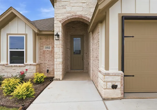 Homes for sale in Tolar, TX | 1512 Oleander Dr, Tolar, TX 76476 | MLS# 21304649