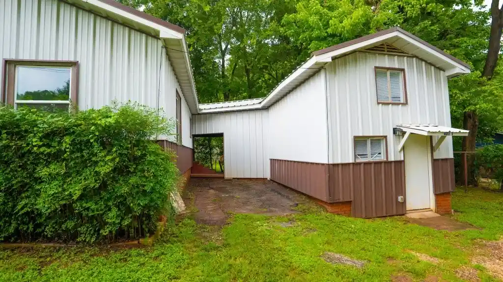Photo 1 of Multi family home for sale at 401 W Carolina St, Palestine, TX 75803 | MLS# 21311980 | Listing updated on 2026-10-27