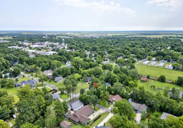 Homes for sale in Pilot Point, TX | 327 W Mckinney St, Pilot Point, TX 76258 | MLS# 21303399