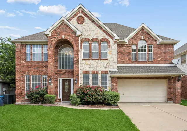 Photo 3 of Single family home for sale at 4512 Stone Mountain Dr, Fort Worth, TX 76123 | MLS# 21310607 | Listing updated on 2026-08-22