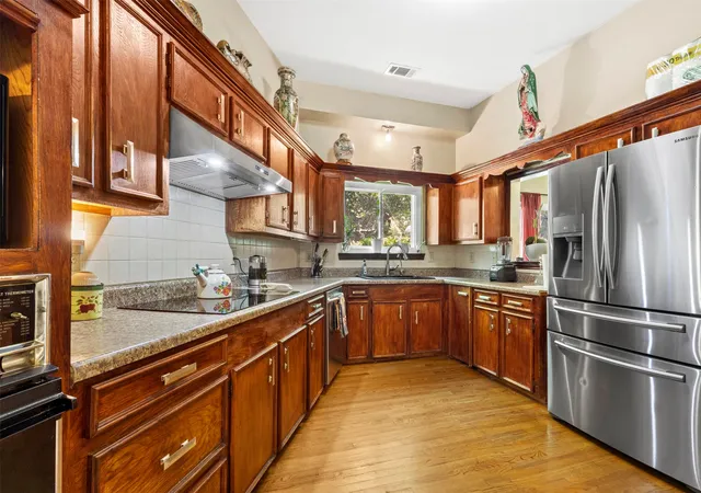 Photo 4 of Single family home for sale at 3929 Amy Ave, Garland, TX 75043 | MLS# 21312098 | Listing updated on 2026-08-29