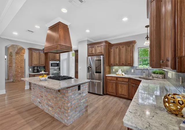 3rd image of 2910 Long Lake Dr, Shreveport, LA 71106 | MLS# 21309089