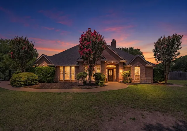 Photo 1 of Sale Pending at 1304 Greenview Dr, Aledo, TX 76008 | MLS# 21311209 | Listing updated on 2026-08-22