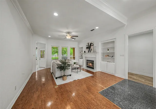 Photo 3 of Sale Pending at 1304 Greenview Dr, Aledo, TX 76008 | MLS# 21311209 | Listing updated on 2026-08-22