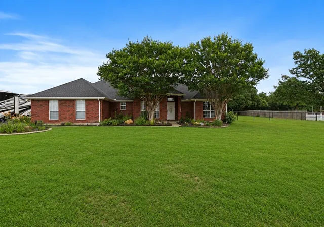 Photo 2 of Single family home for sale at 3909 Timbercrest Dr E, Burleson, TX 76028 | MLS# 21298039 | Listing updated on 2026-08-22