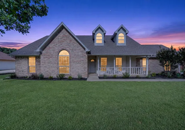 Homes for sale in Argyle, TX | 421 Ben Boyd Rd, Argyle, TX 76226 | MLS# 21308655