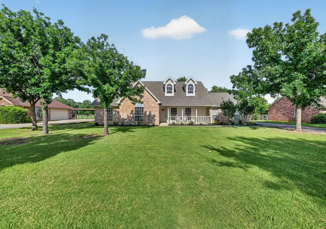 Homes for sale in Argyle, TX | 421 Ben Boyd Rd, Argyle, TX 76226 | MLS# 21308655