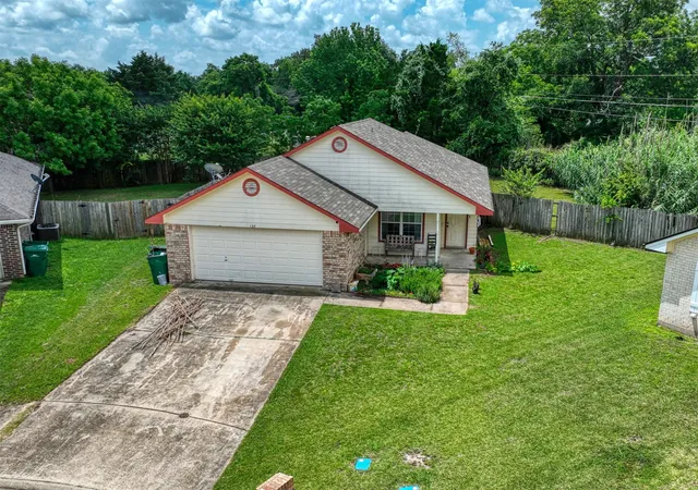 Homes for sale in Lacy Lakeview, TX | 108 Wolf Ln, Lacy Lakeview, TX 76705 | MLS# 21312263