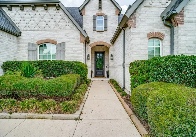 Photo 2 of Single family home for sale at 810 Country Brook Ln, Prosper, TX 75078 | MLS# 21309785 | Listing updated on 2026-07-18
